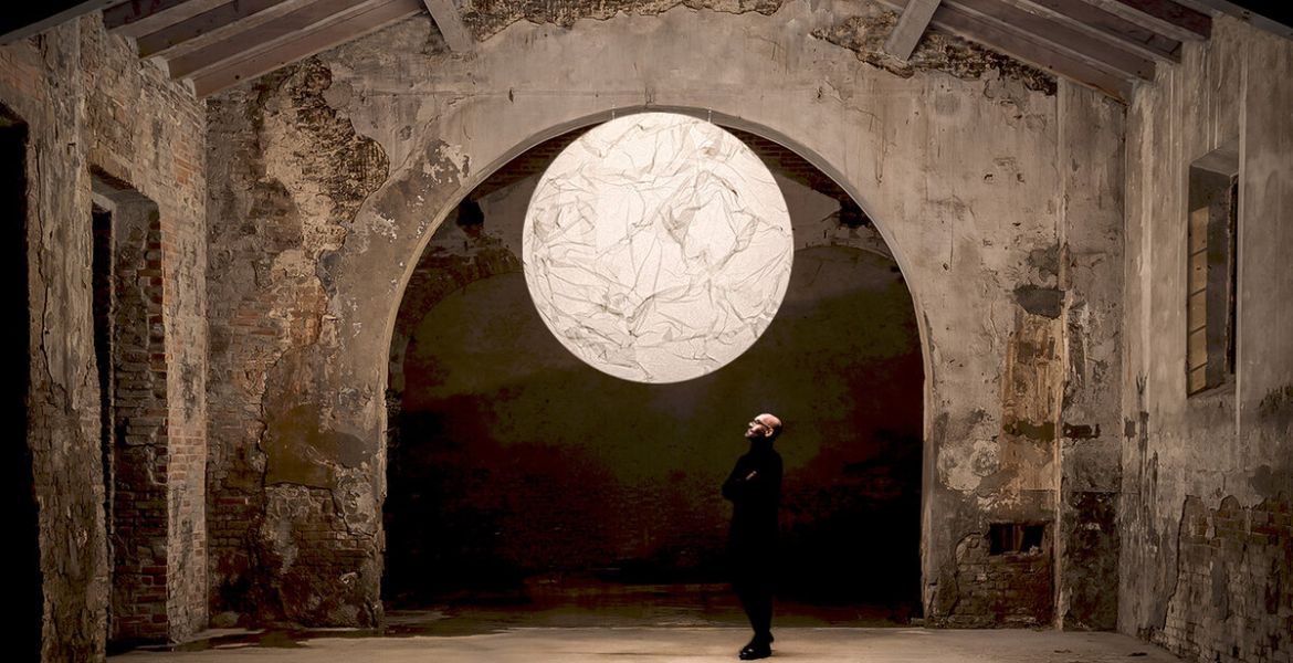 Moon<br>Davide Groppi